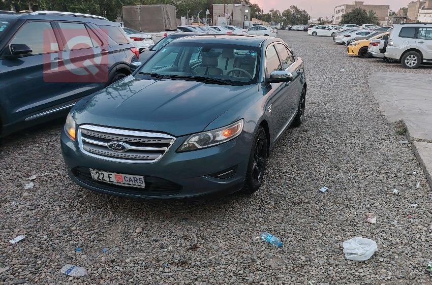 Ford Taurus